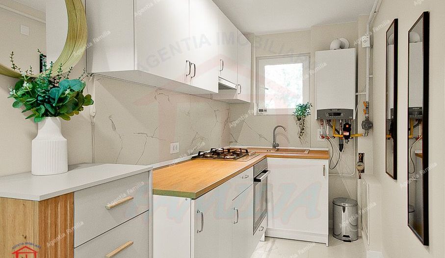 Inchiriere apartament 3 camere decomandat zona centrala - Poză 7