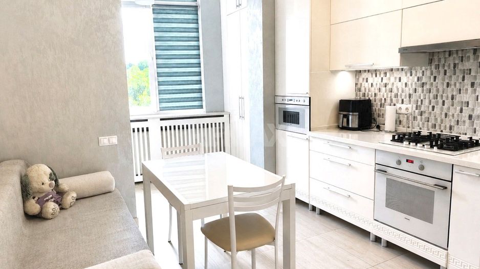 Apartament cu 1 cameră de închiriat pe str. Nicolae Testemițanu – 52 m - Poză 2