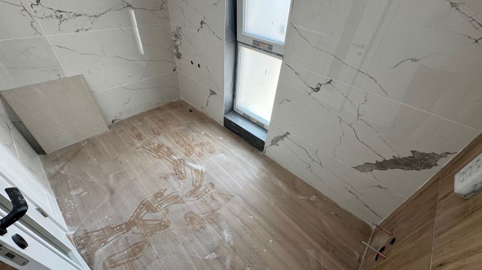 Vile Tunari, zona BUNA, Toate Utilitatile, curte 350m2 - Poză 9