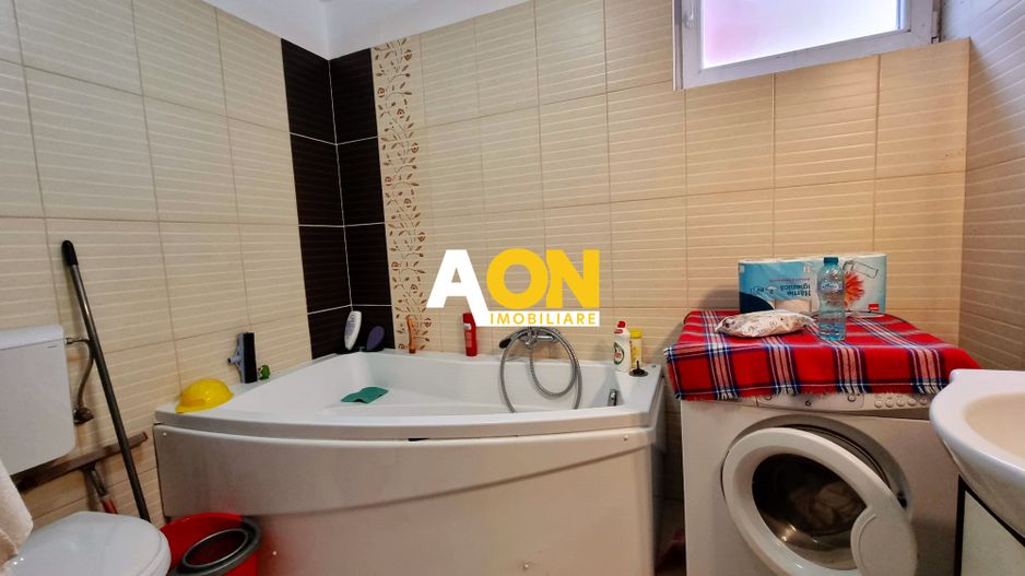 Apartament 2 camere, decomandat, cartier rezidential, Cetate - Poză 9