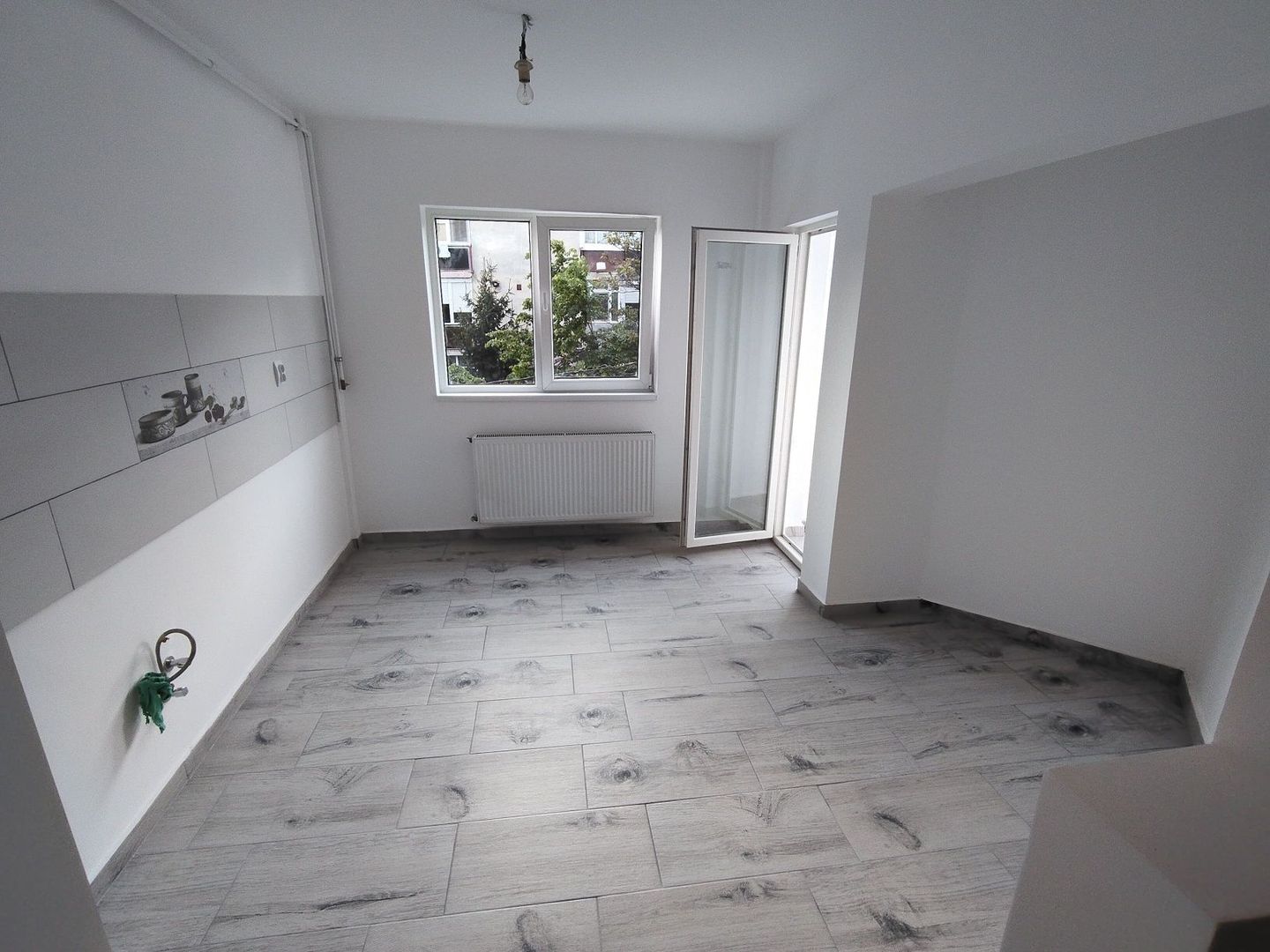 Apartament 2 camere finisat ,micro 16, etaj 2 - Poză 3
