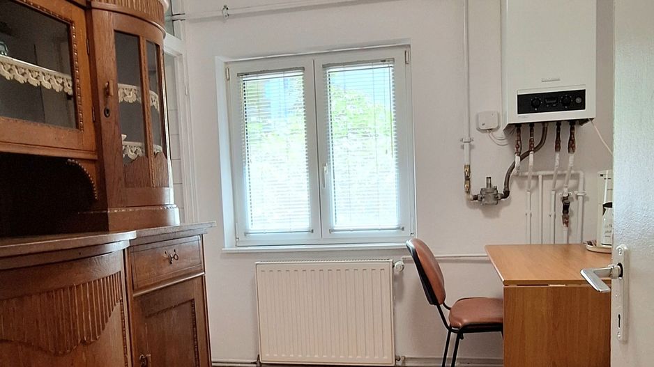 Apartament renovat cu 3 camere - zona Andrei Saguna - Poză 9