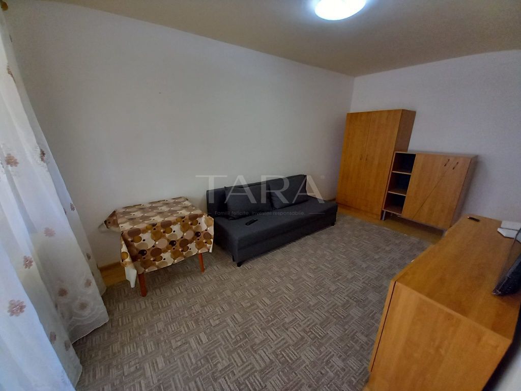 Garsonieră cu balcon, etaj intermediar. - Poză 1