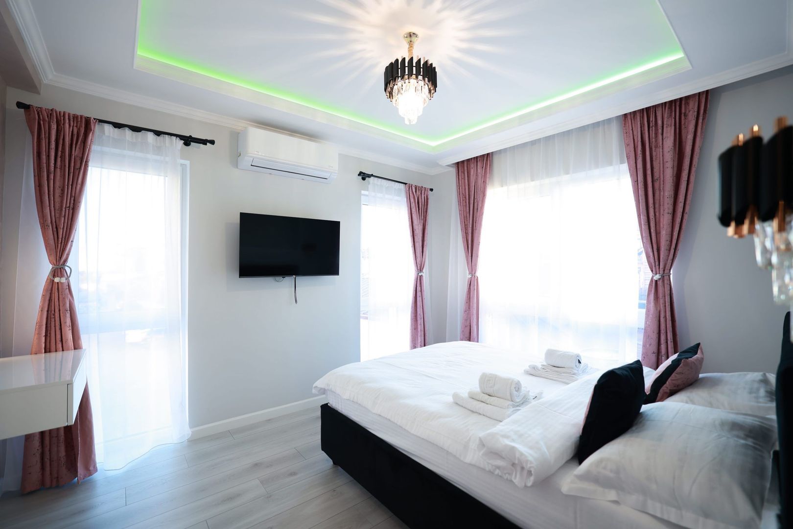 Apartament PREMIUM 3 camere 50 mp - Parcare - Iulius Mall - Poză 4