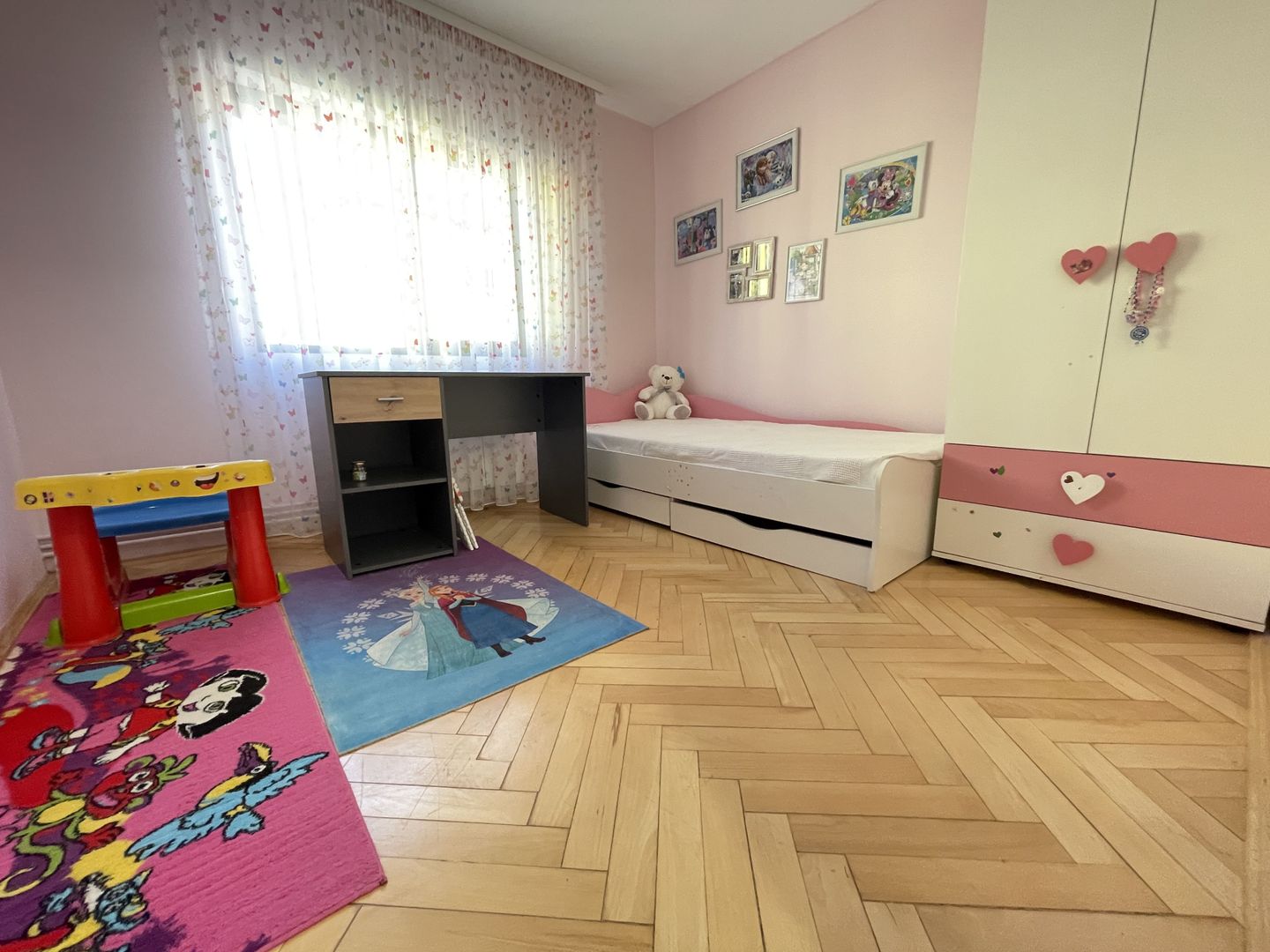 Apartament cu patru camere si garaj in zona Aradului - Poză 9