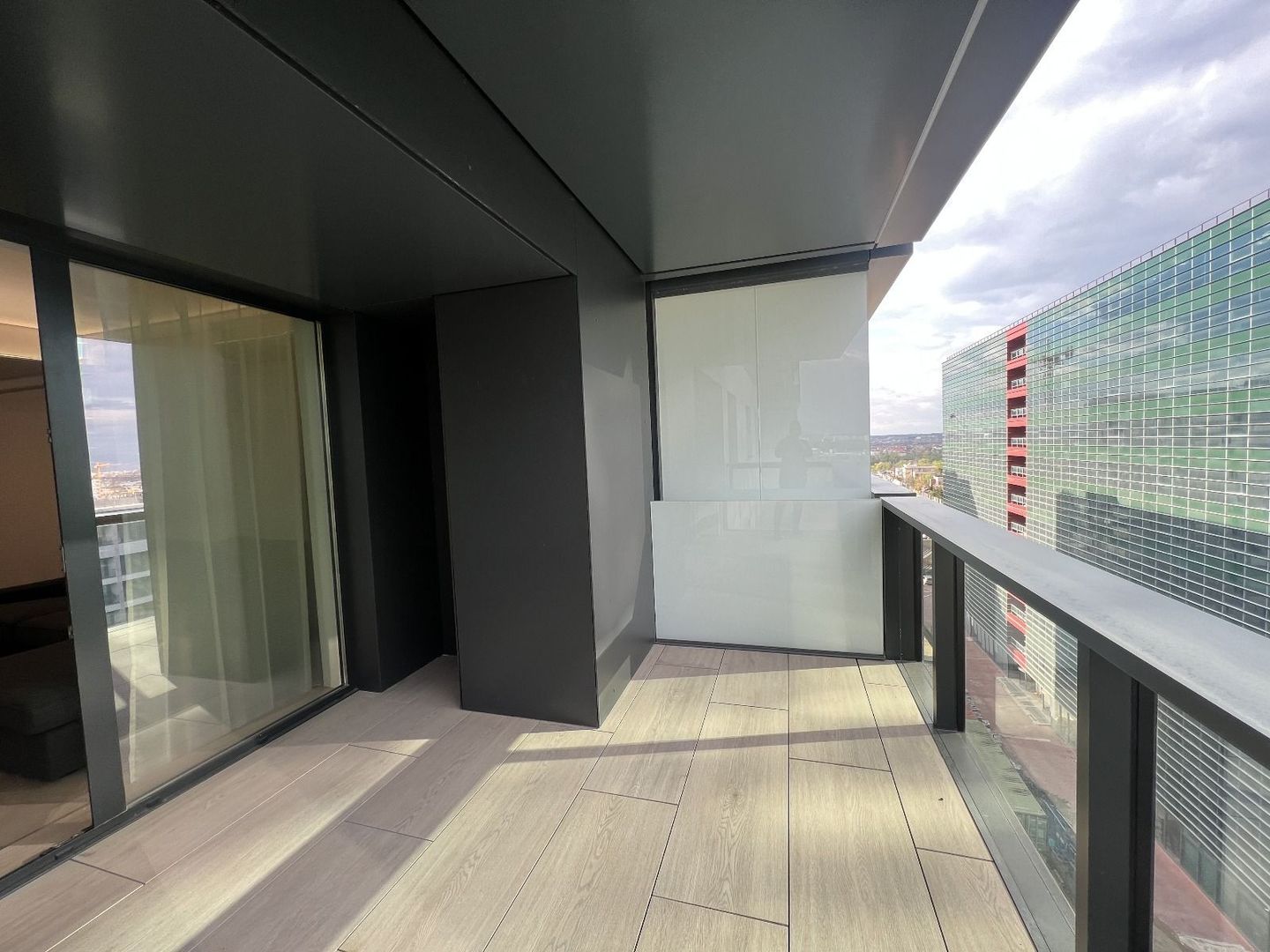 INCHIRIERE APARTAMENT 3 CAMERE PARCARE INCLUSA CORTINA NORTH - Poză 9