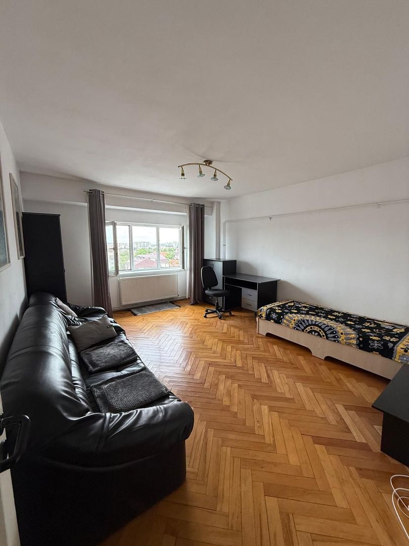 De inchiriat! Apartament spatios pe Nicolae Titulescu - Poză 2