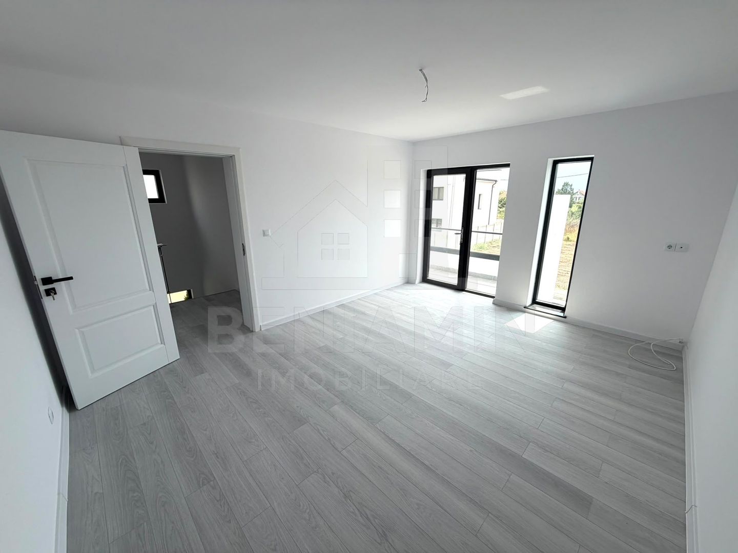 Casa moderna - 4 dormitoare - 2026 - toate utilitatile - Ford - Poză 7