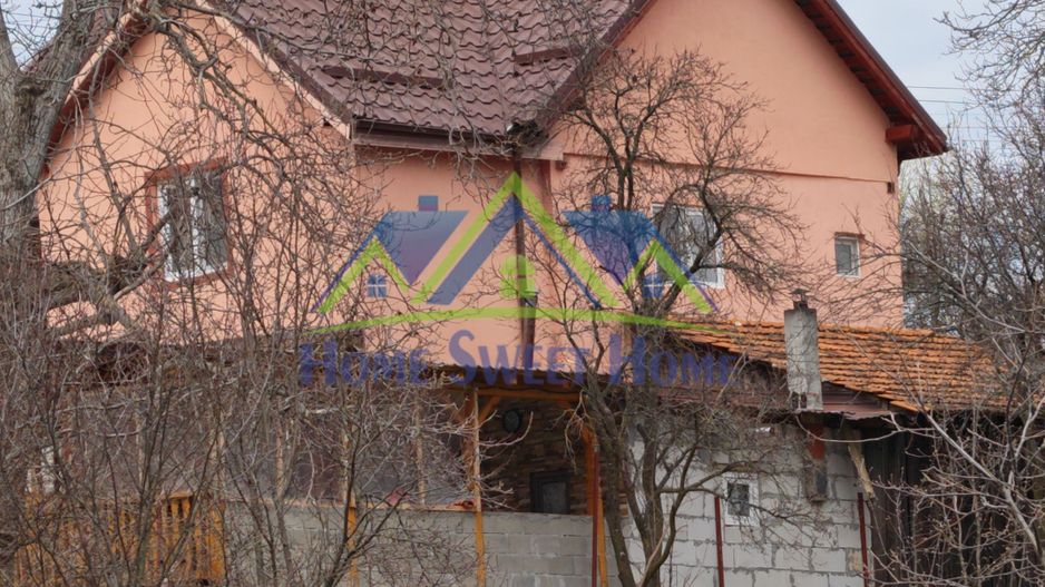 Casa de vanzare in Ghelari – liniste, natura si spatiu generos! Schimb - Poză 12