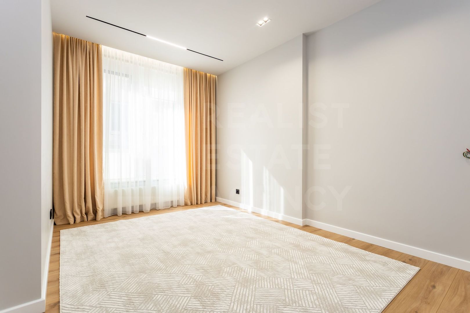 Chirie, apartament, 2 camere, str. Petru Movilă, sectorul Centru - Poză 9