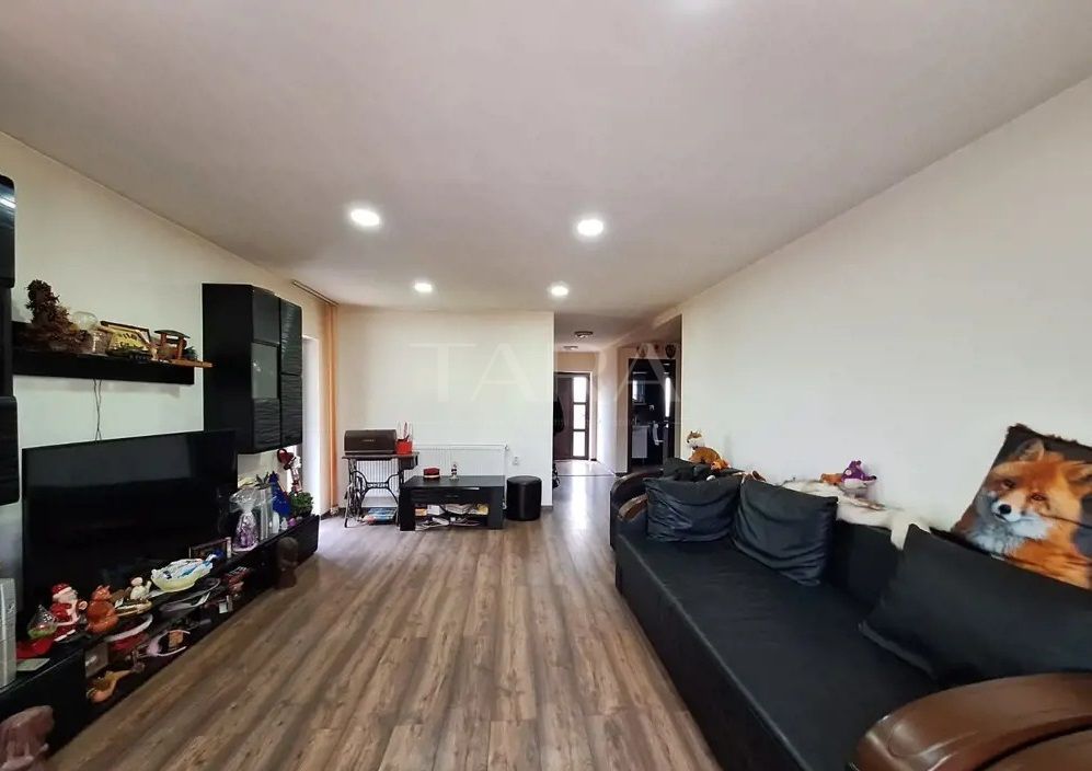 Duplex spațios în zona Edgar Quinet . - Poză 1