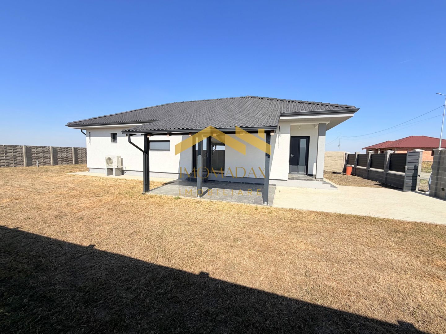 -Casa Individuala - Parter - 4 camere - - Poză 4