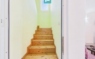 Casă cu 7 camere și teren generos în Șofronea - Poză 10