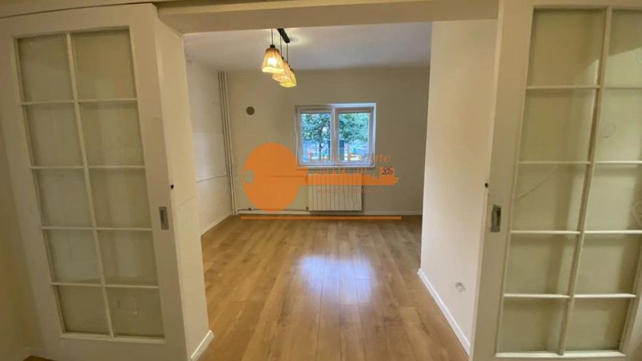 2camere 13 septembrie - 1987 - Poză 1