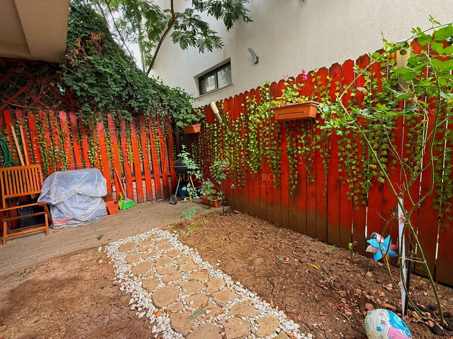 Vila insiruita mobilata si utilata / 4 camere/ 3 Bai / Curte proprie - Poză 20
