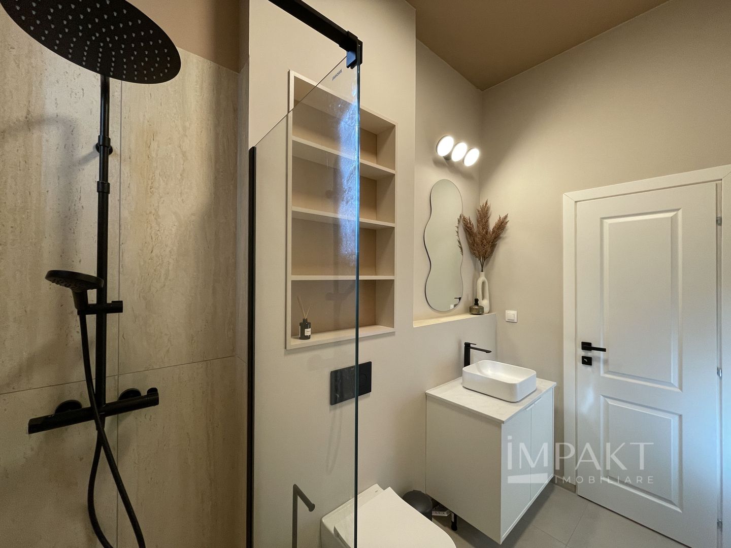 Apartament ultrafinisat cu 2 camere de vanzare in zona Semicentrala! - Poză 9