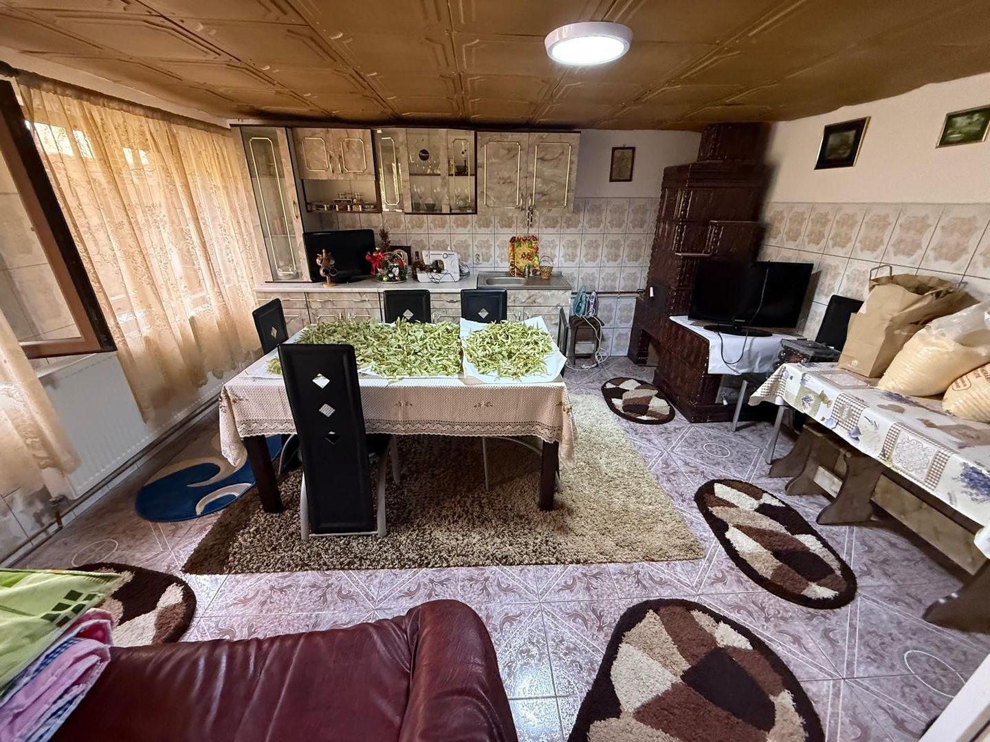 Vila S+P+1,+ garaj inchis + terasa si teren intravilan 6300 mp - Poză 25