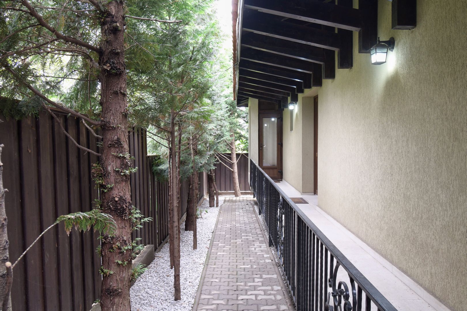 Casa cu 5 camere de inchiriat, zona Becas - Poză 24