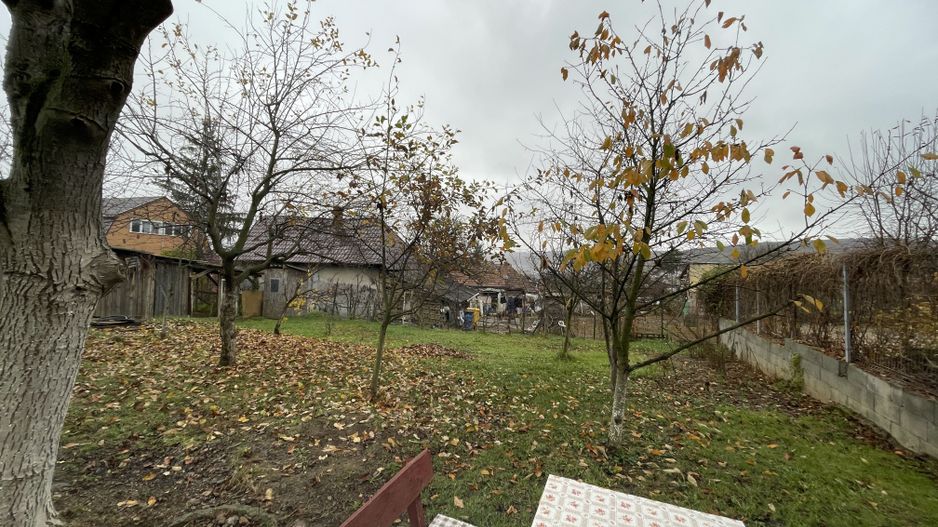 Casă cu etaj, Livezeni - Poză 4