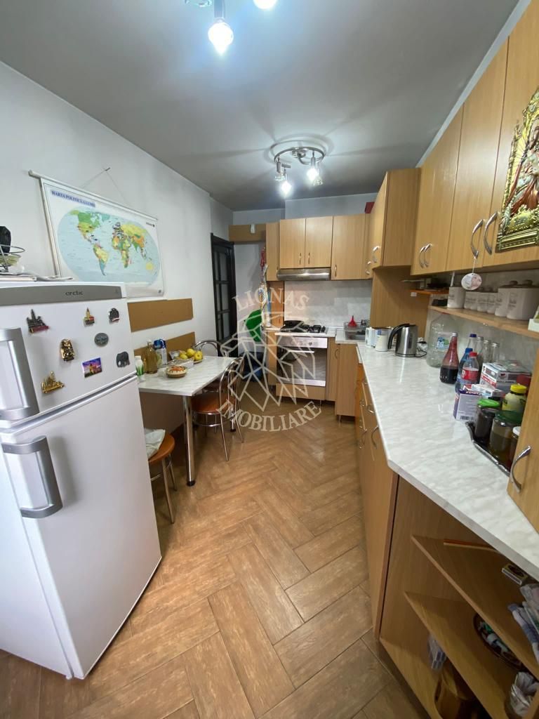 Casa 210 mp-garaj-curte amenajata-panouri solare-Ghinda - Poză 4