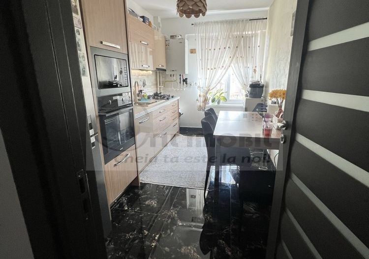 Ap. 3 camere decomandat + 2 locuri de parcare + boxa, Intabulat ! - Poză 4