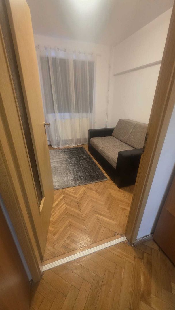 Spitalul Județean | 3 Camere | Etaj 2 | Centrala proprie - Poză 3