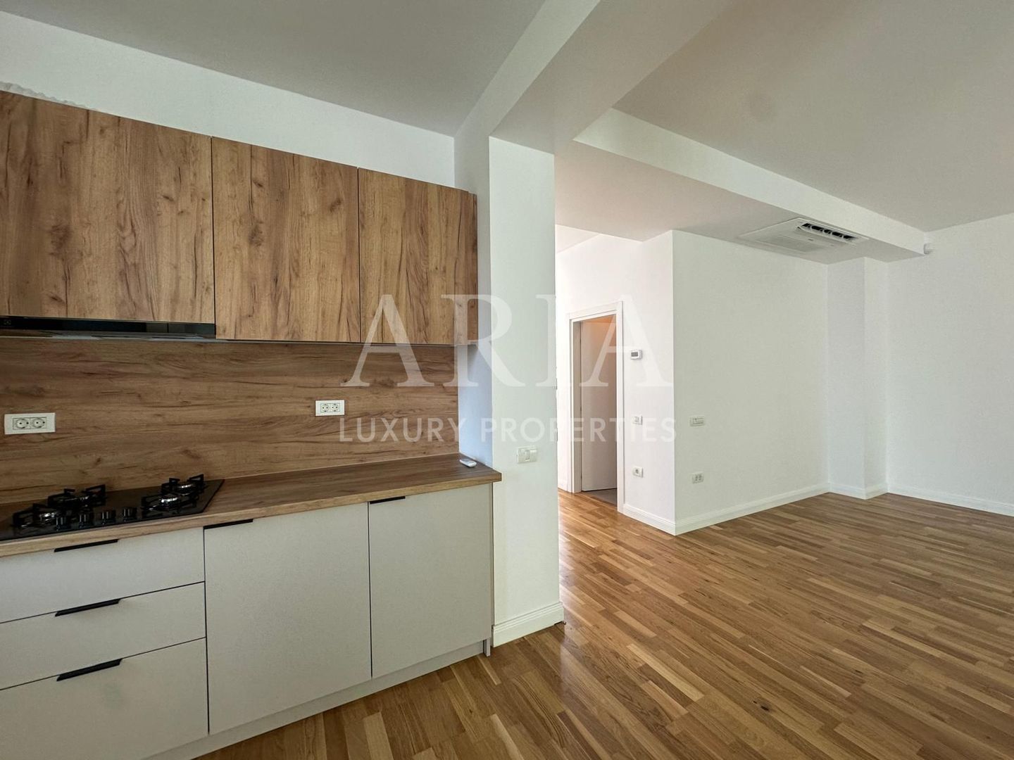 VILLA FIRST RENT – GARAJ - GATED COMPLEX - Poză 6