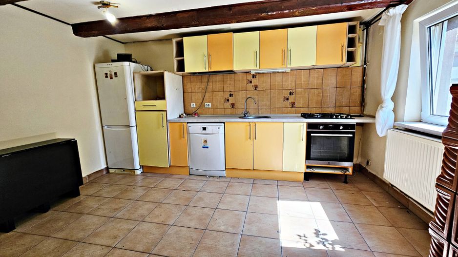 Casă cochetă în Săcele, renovată complet in 2015, aproape de Lidl și Kaufland! - Poză 3