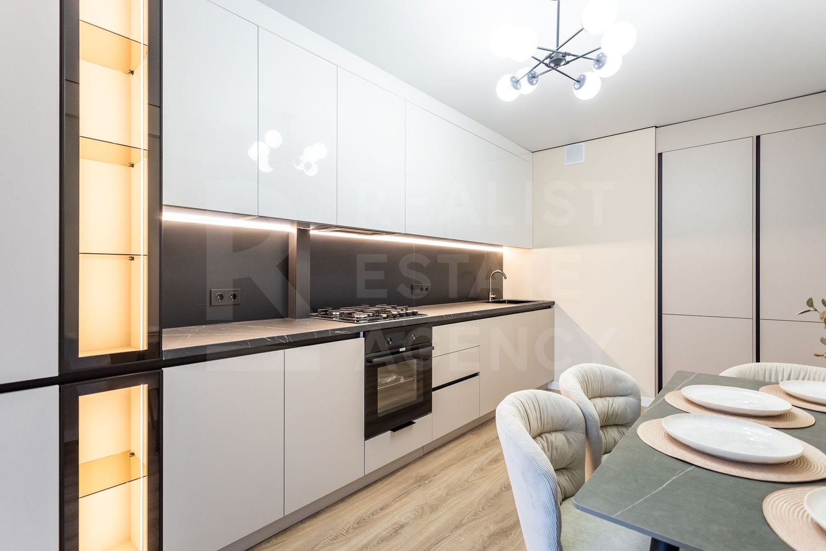 Vânzare, apartament, 2 camere, bd. Mircea Cel Bătrân, Ciocana - Poză 1