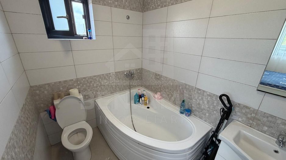 Casa-3 Dormitoare-2 Bai-Teren 400mp-Aeroport-Mobilata-Utilata-Moderna - Poză 8