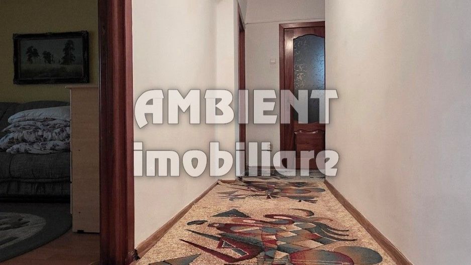 Apartament cu 4 camere, etaj 3, VASLUI zona Ultracentrală; - Poză 2