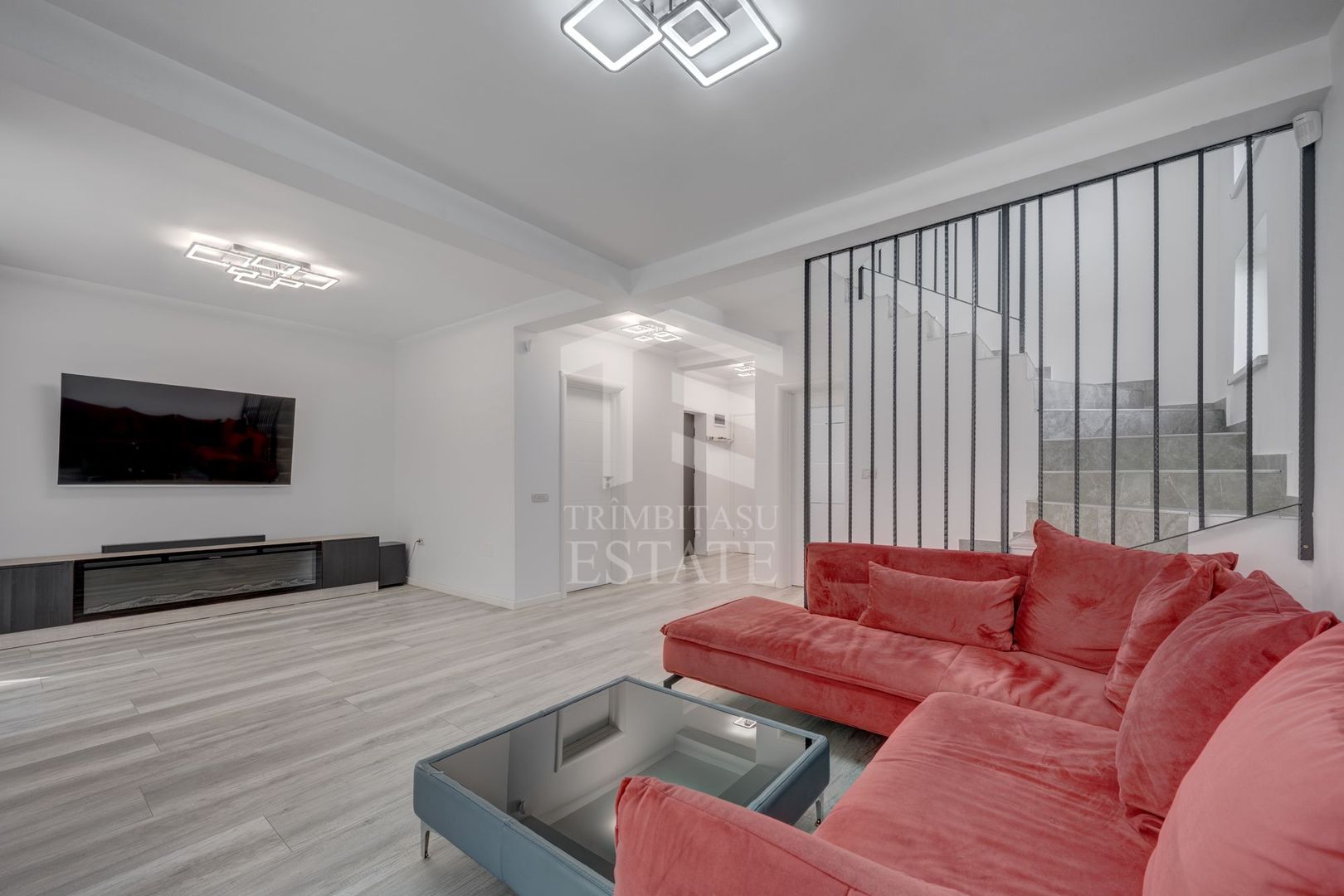 CASA SMART+PISCINA+GARAJ+Zona BARBEQUE! str. Fortului Domnești - Poză 1