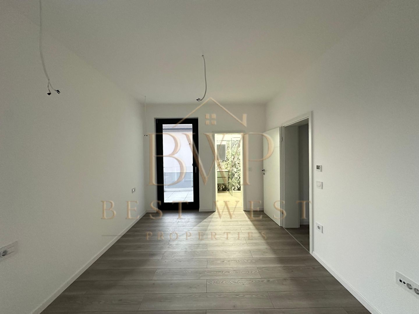 Duplex 1/2, 4 camere, 3 băi, la strada principală Mosnita Veche - Poză 17
