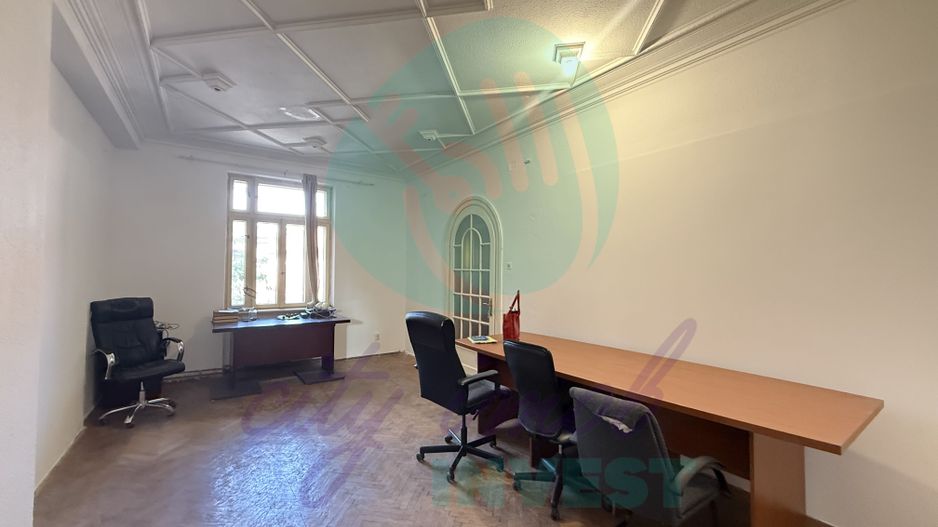 Eleganta, stil si mult potential intr-un apartament interbelic de 3 camere - Poză 5