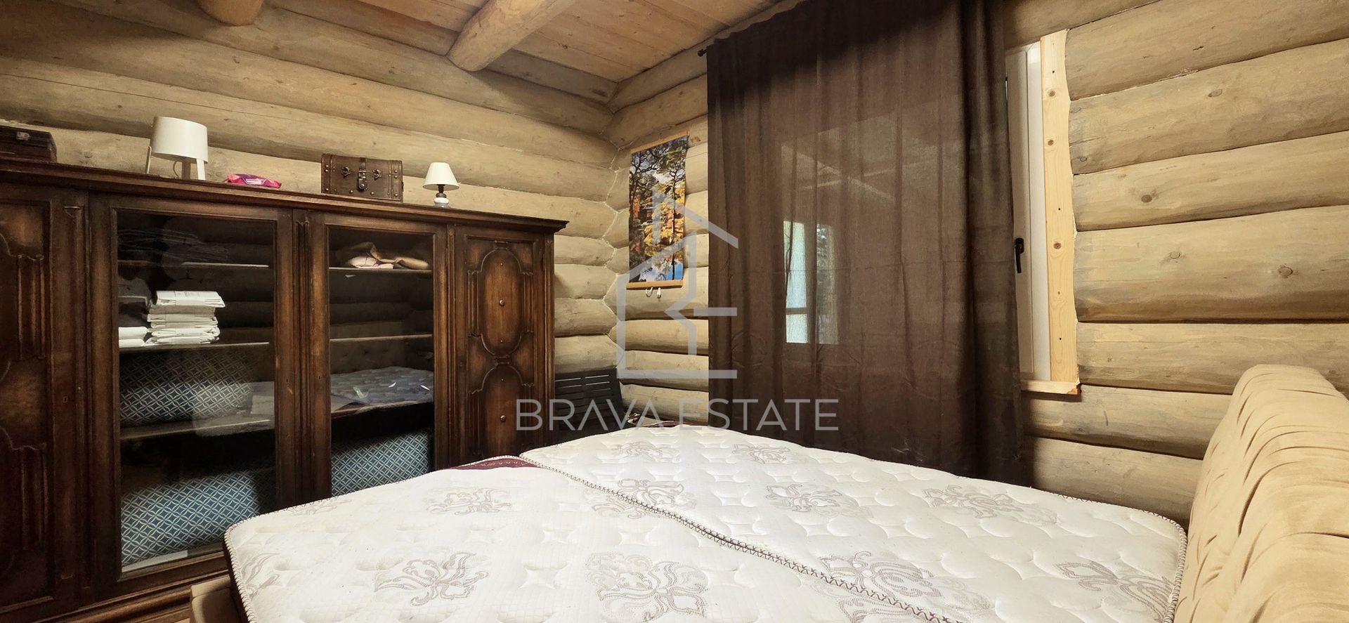 Cabană din lemn rotund, 210mp, ciubăr, jacuzzi, foișor, localitatea Băișoara - Poză 10