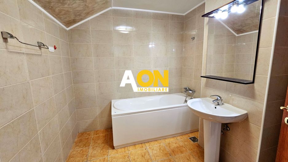 Apartament 4 camere, 3 bai, 137 mp utili, cu garaj, Cetate, zona Piata - Poză 14