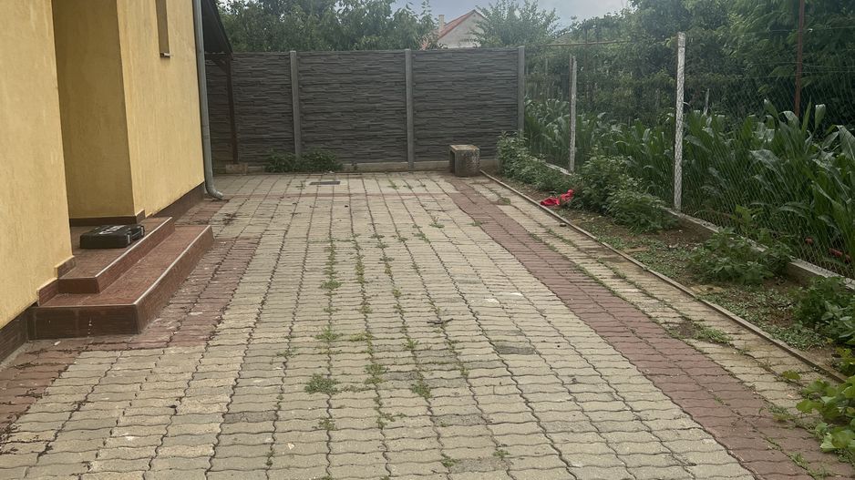 CASA DE VANZARE IN CARTIERUL PRIMAVERII -GIARMATA MARE - Poză 3