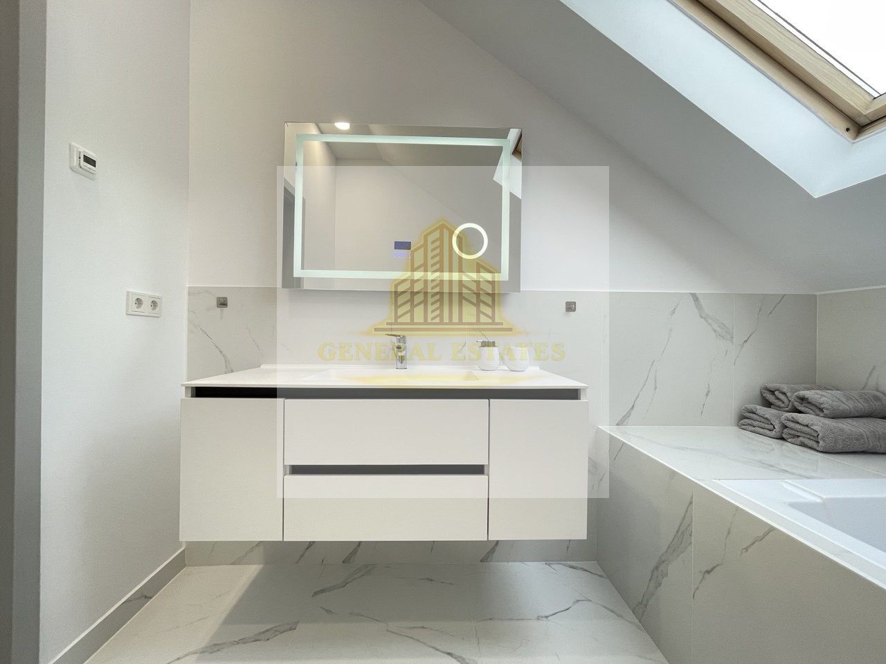 Casă cu design modern & suflet autentic – 200 m² de confort și rafinam - Poză 43