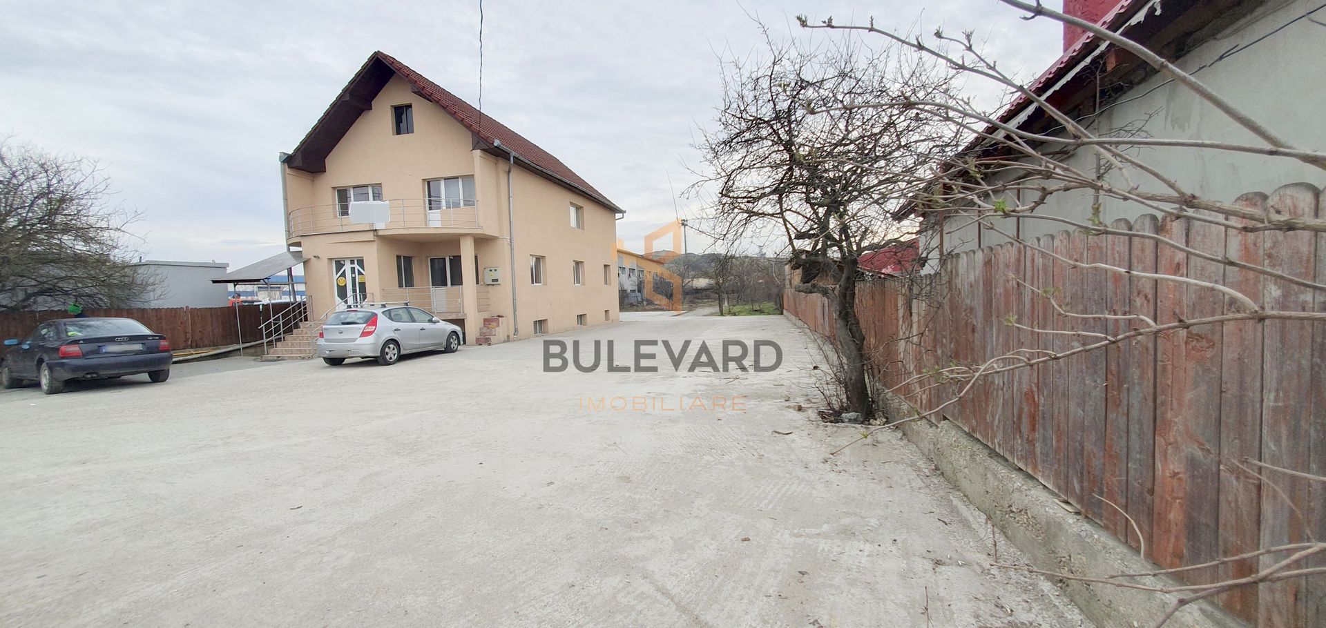 Casa individuala de 224 mp + curte de 500mp, zona Traian Vuia! - Poză 2