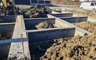 Case cuplate, P+E, 120 mp, teren 465-669 mp, predare 2026, Livezeni - Poză 9