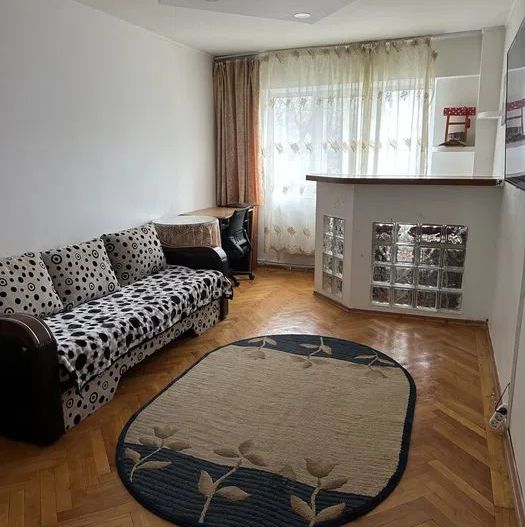 Apartament 3 camere decomandat Micro 38 - Poză 1