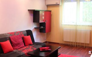 2 Camere - Hol Locuibil | Decomandat | 3/10 | Credit | M Lujer - 3 min - Poză 1