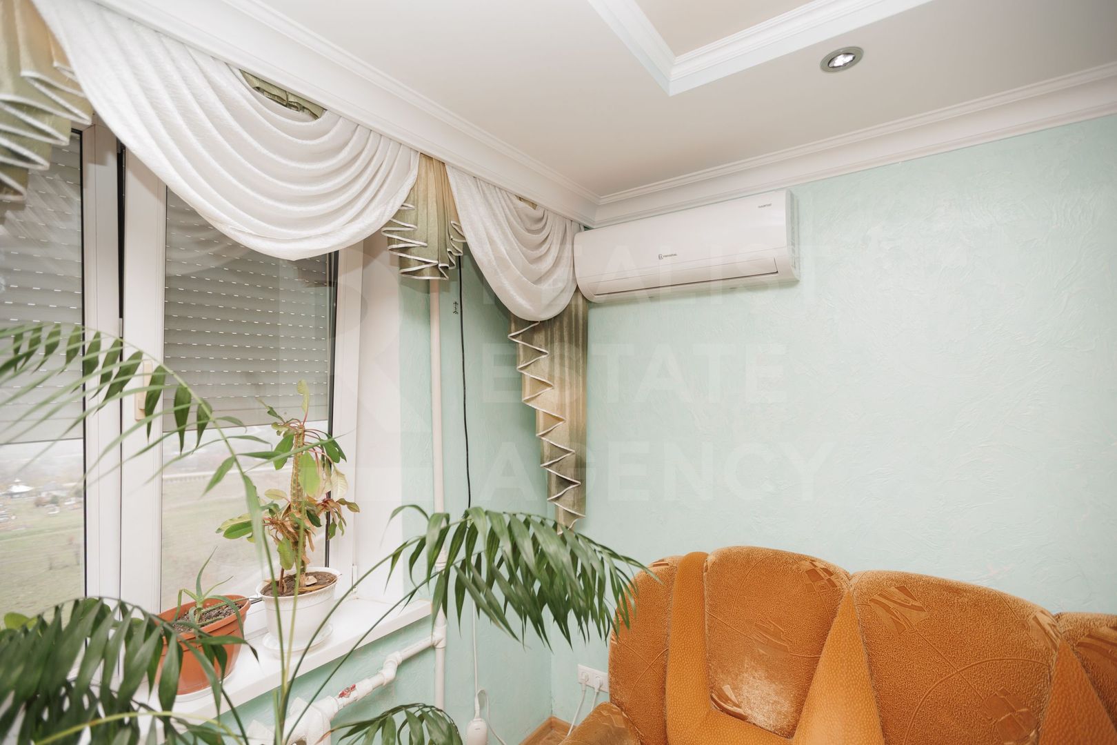 Vânzare, apartament, 3 camere, str. Luceafarul ,sat. Dobrogea. - Poză 9