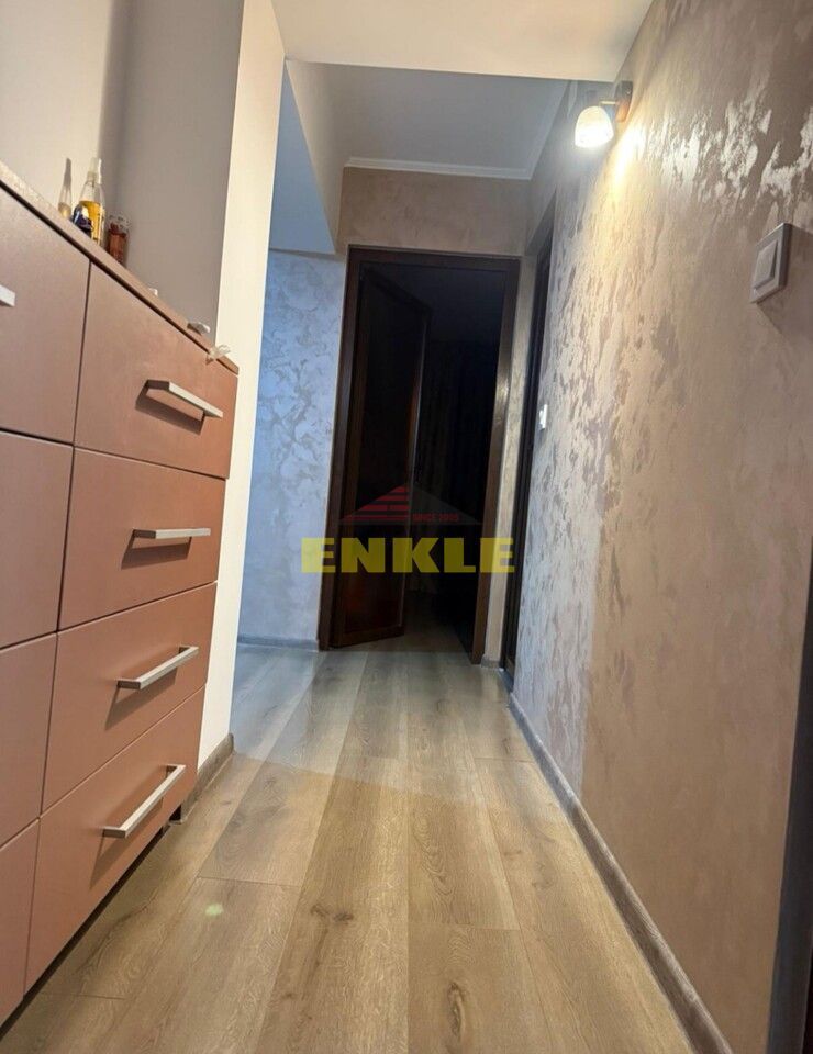 De vânzare apartament cu 4 camere decomandat, zona Stadion - Poză 3