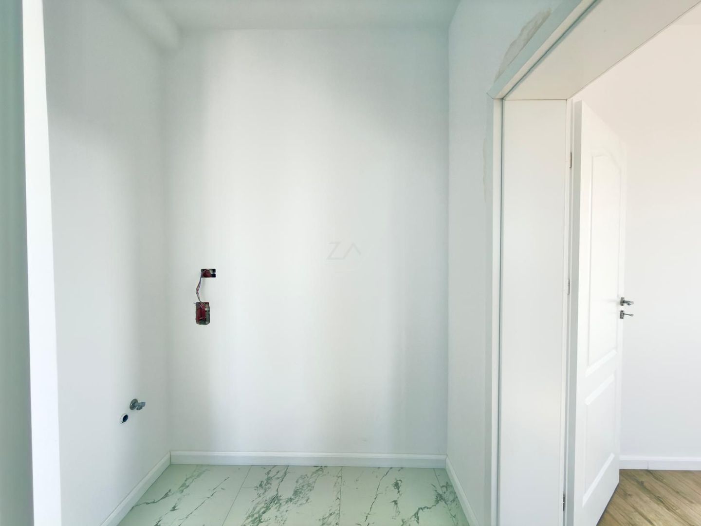 Bloc finalizat. Terasa 55 mp. Clima. Loc de parcare. - Poză 10