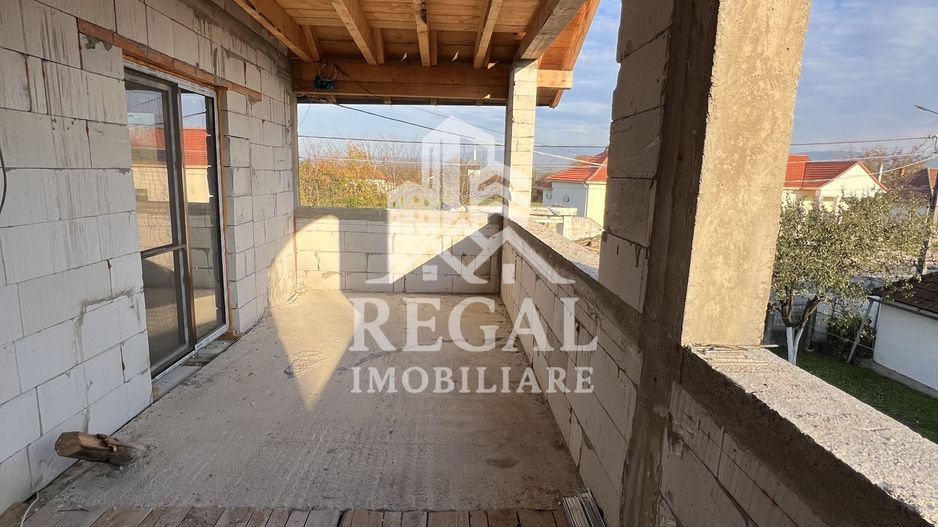 Casă spațioasă de vânzare în Ruși – pentru locuință sau investitie - Poză 11