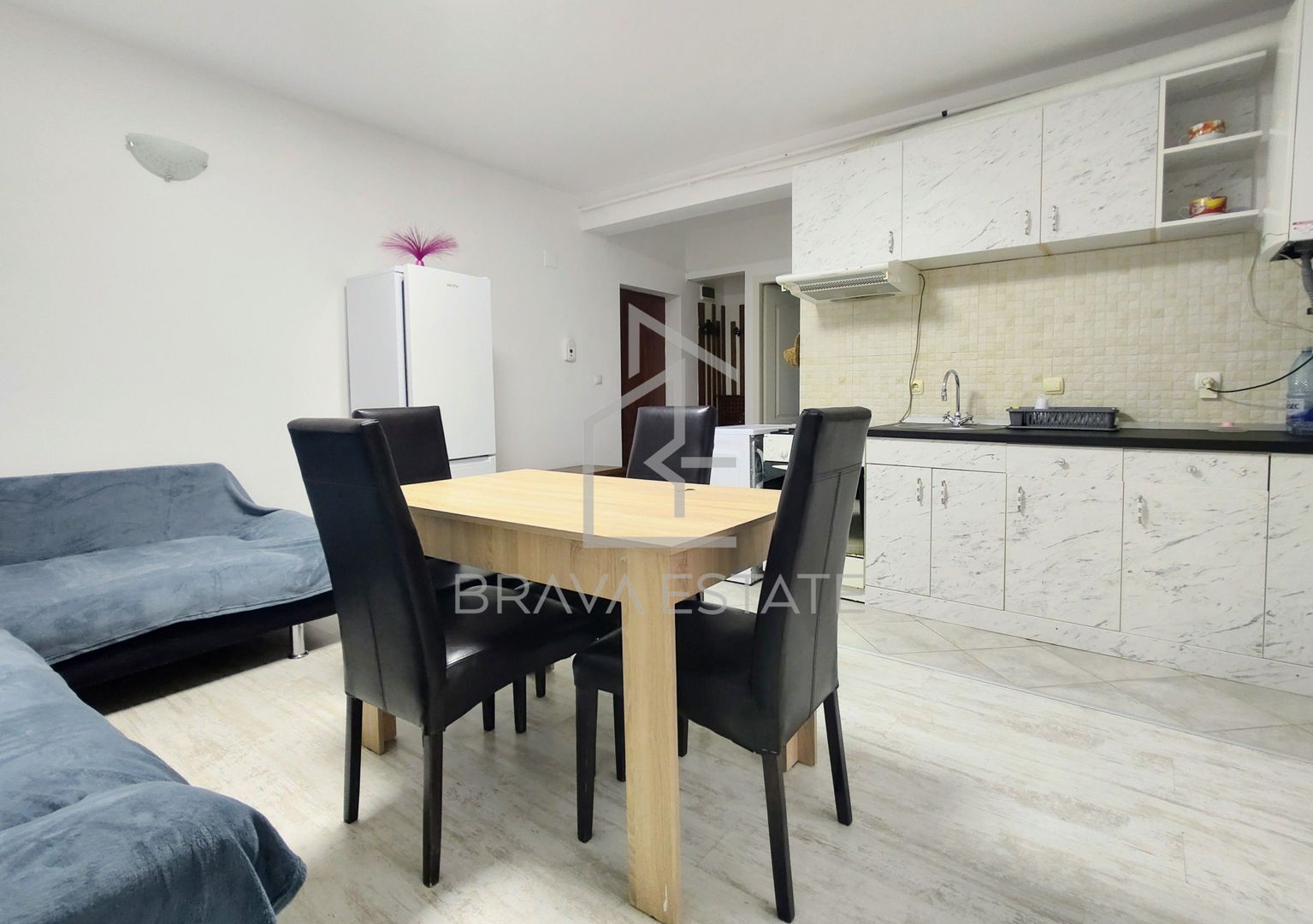 Apartament 2 camere, 40mp, semidecomandat, mobilat, balcon, Stejarului - Poză 1