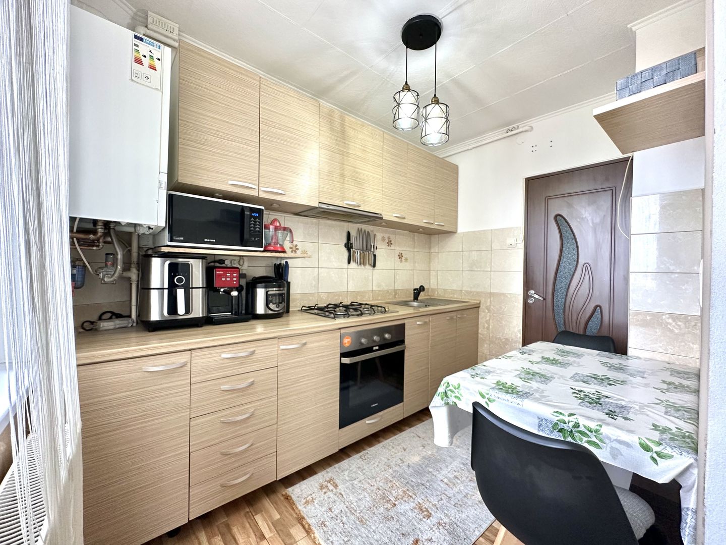 Vânzare apartament 3 camere mobilat,  parcare inclusă , Cartier Noua - Poză 12
