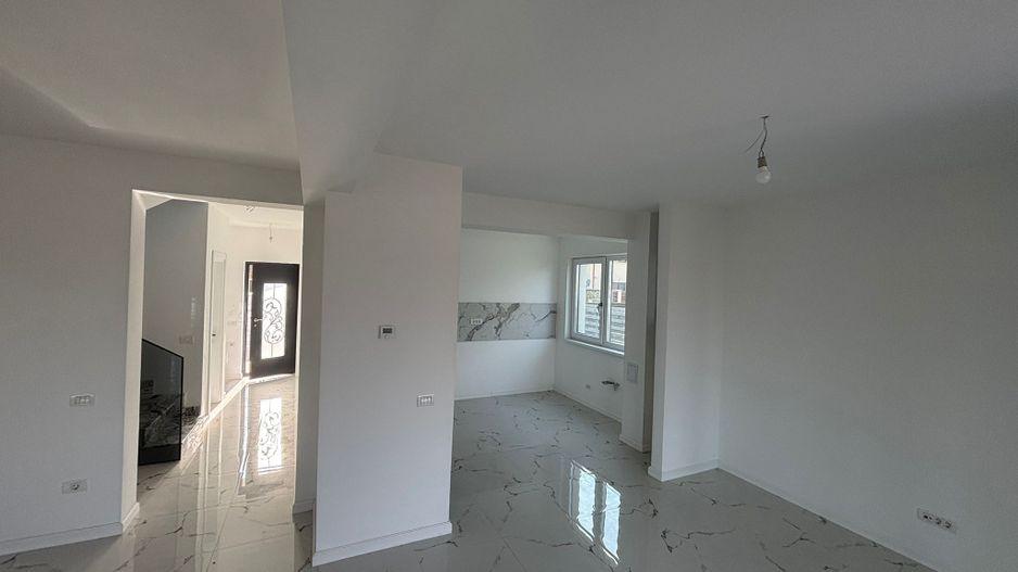 Vilă modernă cu teren generos în Corbeanca – lângă Paradisul Verde - Poză 2