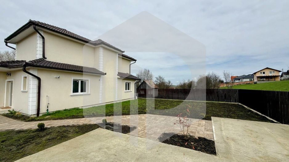 Casa superba 3 dormitoare 500 teren zona Tocile - Poză 7